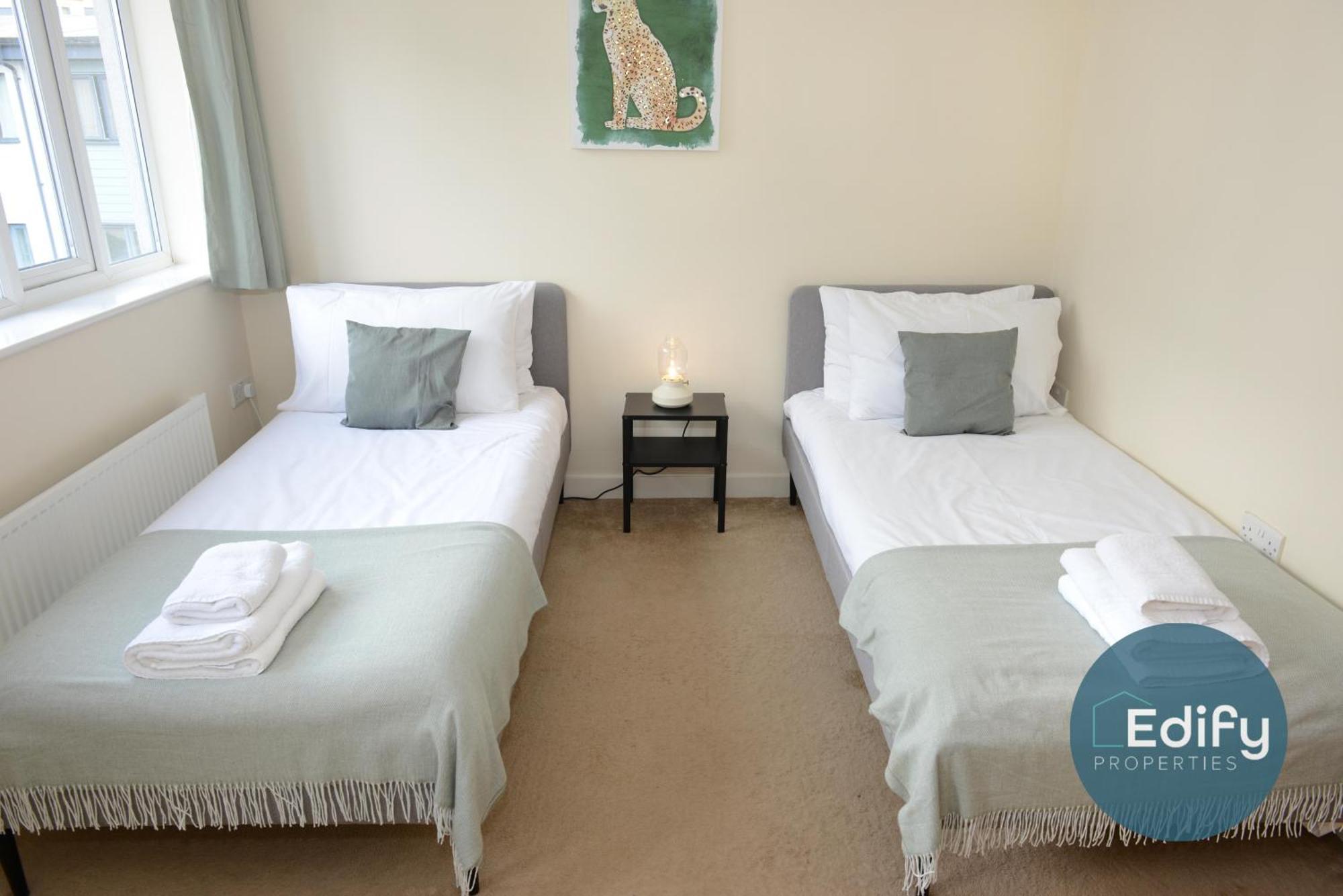 Hébergement de vacances Centre, Sleeps 8, Free Parking